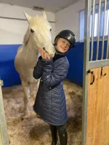 Alice Carlsson kelar med hästen Maximus